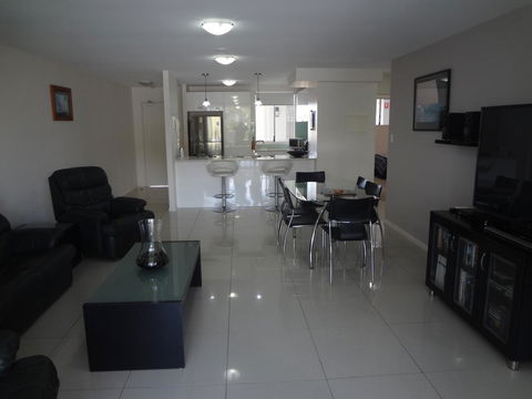 Keith's Sister - Lismore Accommodation 13