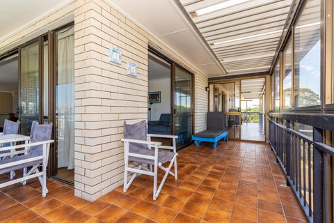 Spacious Unit Overlooking Moreton Bay - Boyd St, Woorim - Lismore Accommodation 12