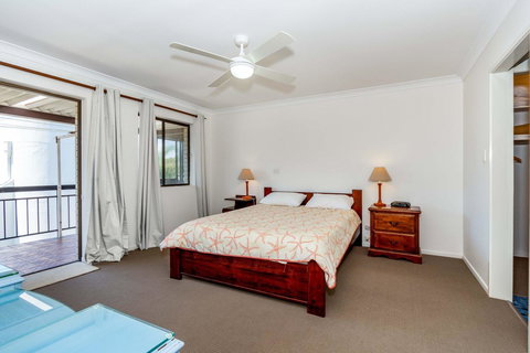 Spacious Unit Overlooking Moreton Bay - Boyd St, Woorim - Lismore Accommodation 4