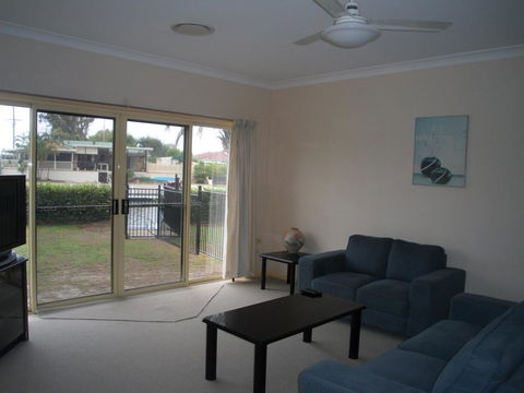 Ground Floor, Family Unit On The Canal With Free WIFI! - Lismore Accommodation 15