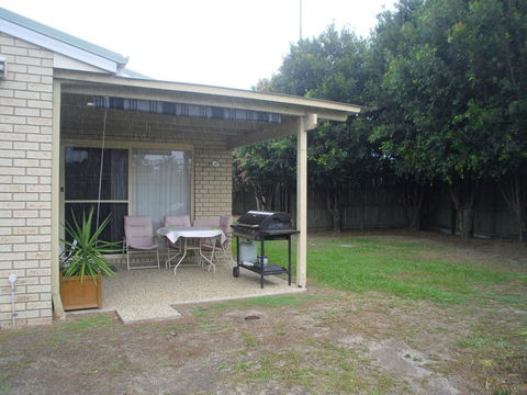 Ground Floor, Family Unit On The Canal With Free WIFI! - Lismore Accommodation 4