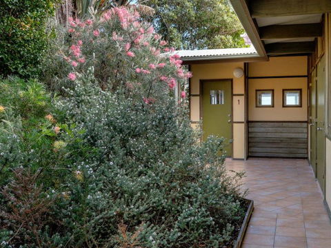 Claytons 1 By Discover Stradbroke - Lismore Accommodation 1