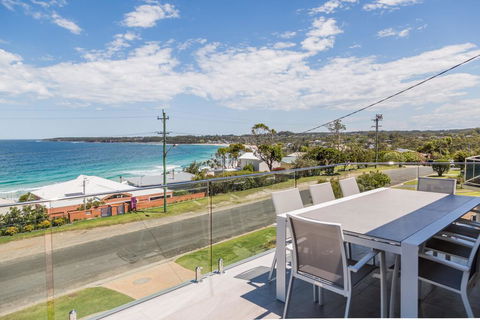 'Salt & Light' Mollymook - Lismore Accommodation 0