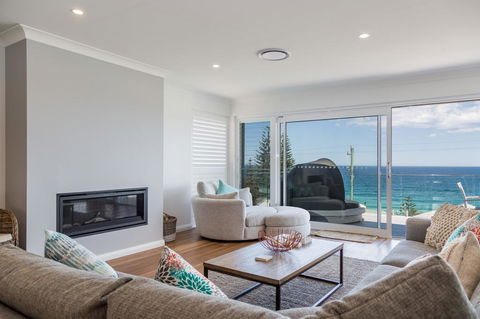 'Salt & Light' Mollymook - Lismore Accommodation 3