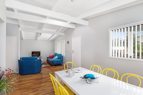 'White Sands', Mollymook - Lismore Accommodation 2