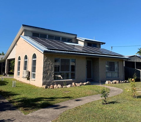 11 Anchovy Street - Tin Can Bay Summer Haven Coastal Retreat - Lismore Accommodation 2