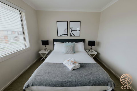 113, Balanchin Street Family Resort In Point Cook - Lismore Accommodation 1