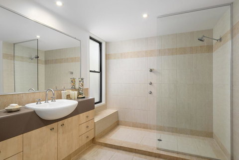 12 Naiad Court- Pool, Sleeps 8, Close To Beach - Lismore Accommodation 2