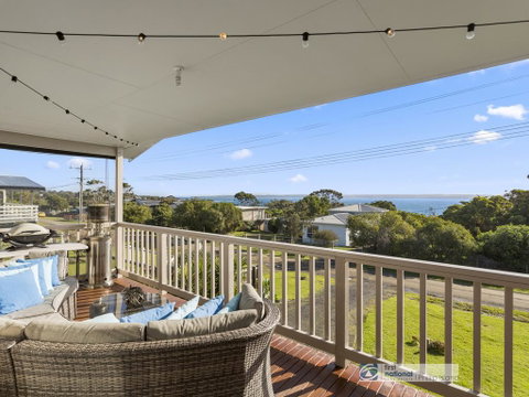 13 Seacombe Grove Ventnor - Lismore Accommodation 1