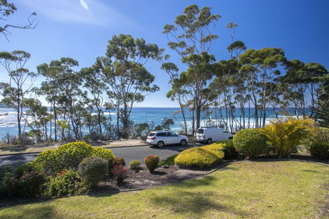 16 Shipton Cres - Secluded Away - Lismore Accommodation 0