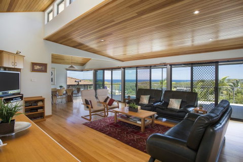 17 Canberra Crescent - Prestige Views At Burrill Lake - Lismore Accommodation 0