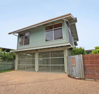 18 Northbeach Place Mudjimba Beach - Pet Friendly Linen Included WIFI - Lismore Accommodation