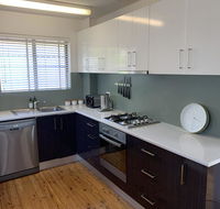 2 Bed Bar Beach Apartment - stroll to beach  cafes supermarket apartment 6 - Lismore Accommodation