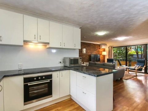 2 Bedroom St Lucia Apartment Close To UQ And CityCat - Lismore Accommodation 1