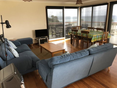 2 Jocelyn Street. Dalmeny - Lismore Accommodation 2