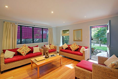 2 Manfred Street, Belongil Beach - Susie's Beach House - Lismore Accommodation 2