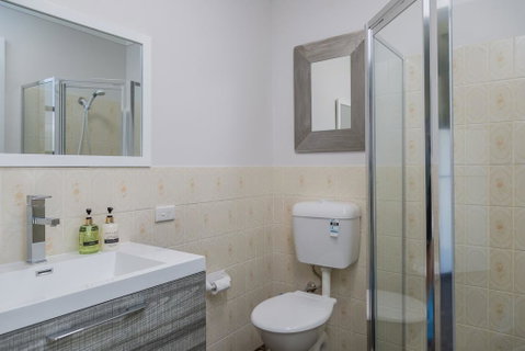 235 Mitchell Parade, Mollymook - Lismore Accommodation 3