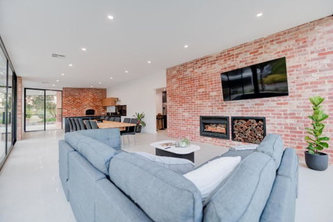 CASALE ESTATE - Lismore Accommodation 1