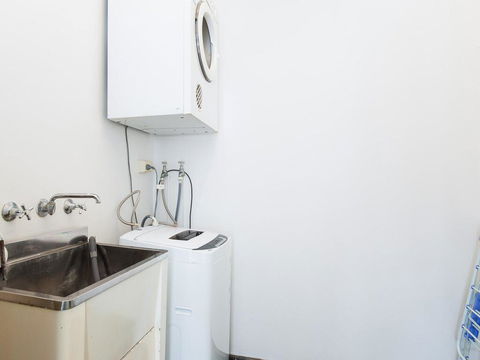 3 Lillian Street - Fantastic House So Close To The Water - Lismore Accommodation 1