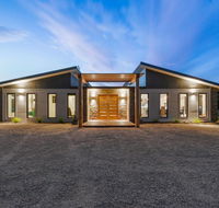 3 WISE MONKEYS MANSFIELD - Lismore Accommodation