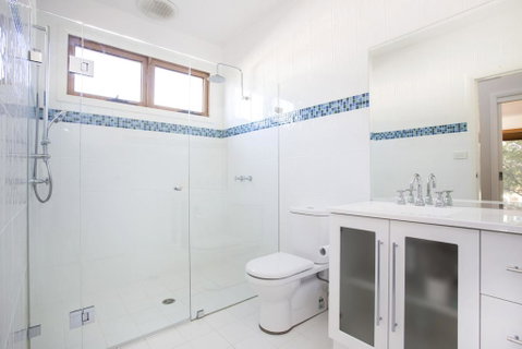 33 Bangalow - Narrawallee's Beautiful Bungalow - Lismore Accommodation 3