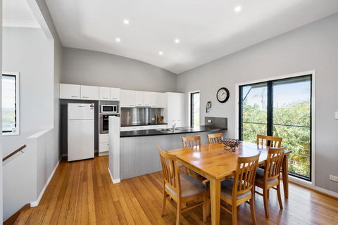 40 Jacana Street, Peregian Beach - Lismore Accommodation 2