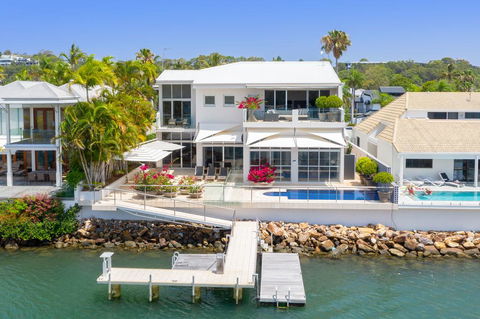 42 Noosa Parade - Lismore Accommodation 0