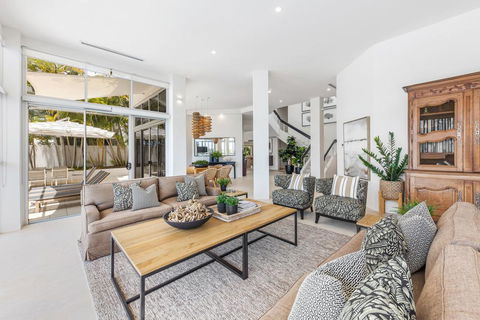 42 Noosa Parade - Lismore Accommodation 1