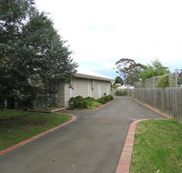 5 Little Penguin Crt Cowes - Cottage near the Beach - Lismore Accommodation