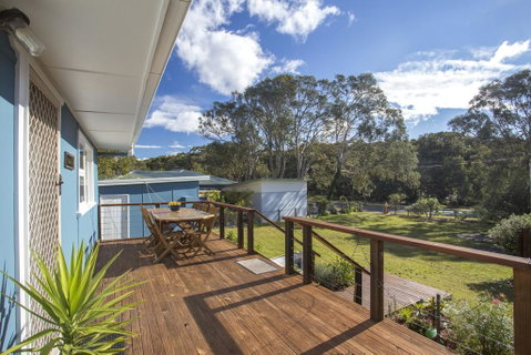 681 Murramarang Rd - Retro Beach Cottage - Lismore Accommodation 1