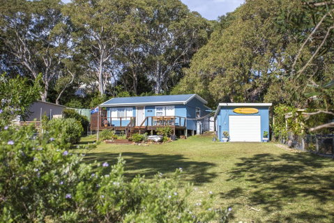681 Murramarang Rd - Retro Beach Cottage - Lismore Accommodation 0