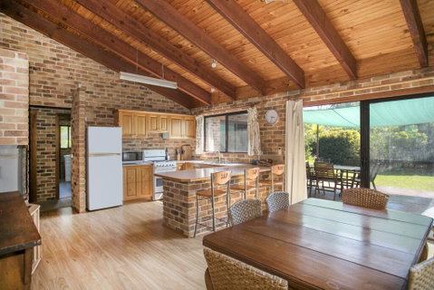 75 River Rd - Tabourie Hideaway - Lismore Accommodation 0