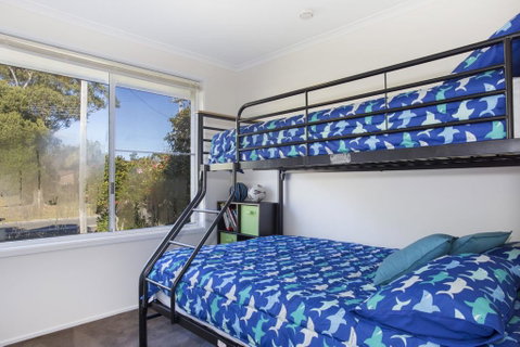 77 Lake Entrance Rd - Waterfront Wonder - Lismore Accommodation 1