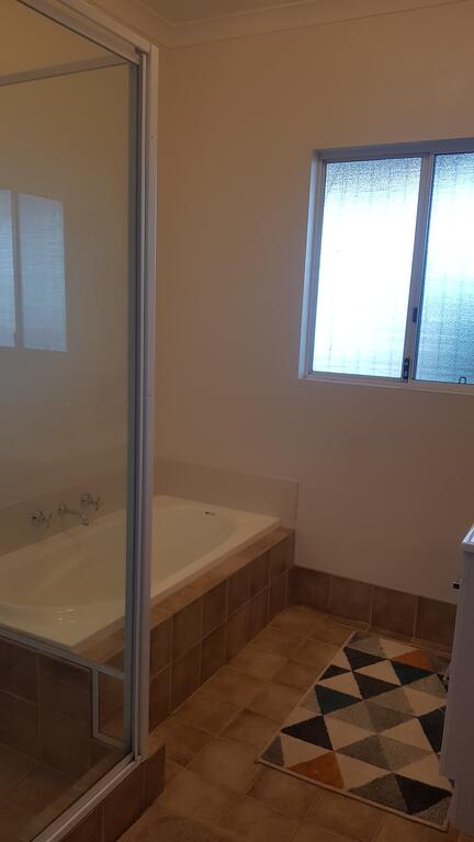 A Better Life Animal Sanctuary FarmStay - Private Two-Bedrooms, Lounge Room & Bathroom & Toilet, Shared Kitchen - Lismore Accommodation 2