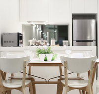 A Modern 2BR Apt Near Federation Square - Lismore Accommodation