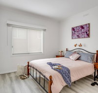 A Wave From It All - Lismore Accommodation