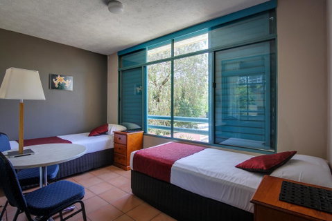 AAA Airport Albion Manor Apartments And Motel - Lismore Accommodation 1