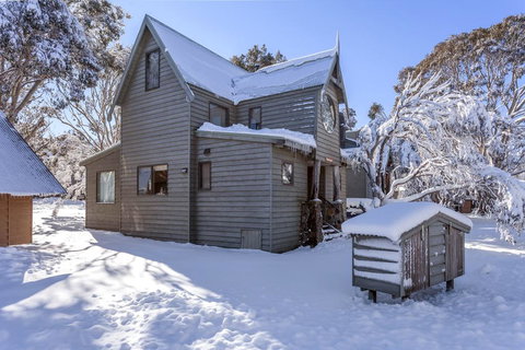 Aaragon - Lismore Accommodation 0