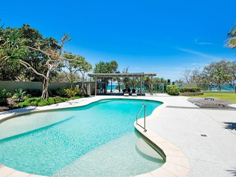 Absolute Beachfront In The Heart Of Surfers Paradi - Lismore Accommodation 2