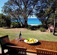 Absolute Beachfront Mollymook - Lismore Accommodation
