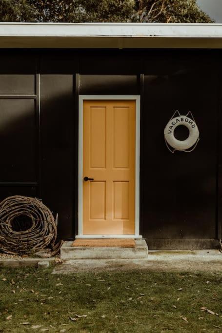 Dune Shack - On The Beach, 10 Minutes From Port Arthur - Lismore Accommodation 2