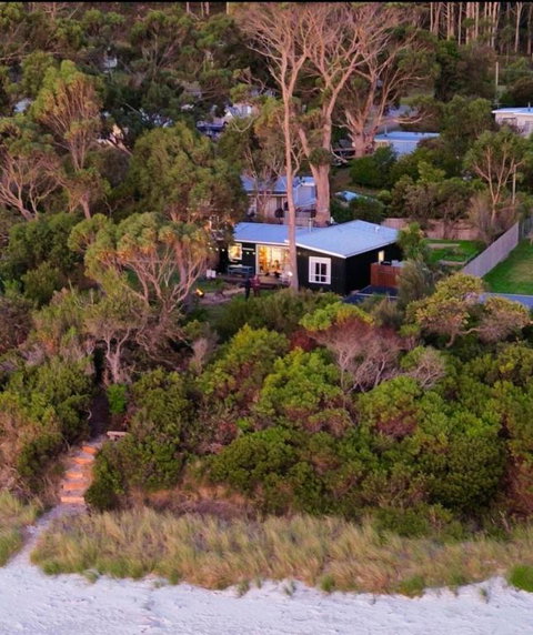 Dune Shack - On The Beach, 10 Minutes From Port Arthur - Lismore Accommodation 3