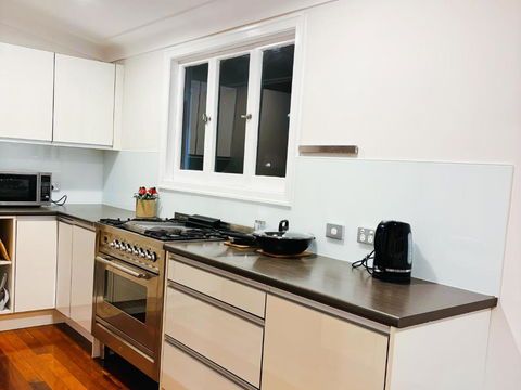 Elegant Villa Near Shopping Mall - Lismore Accommodation 1