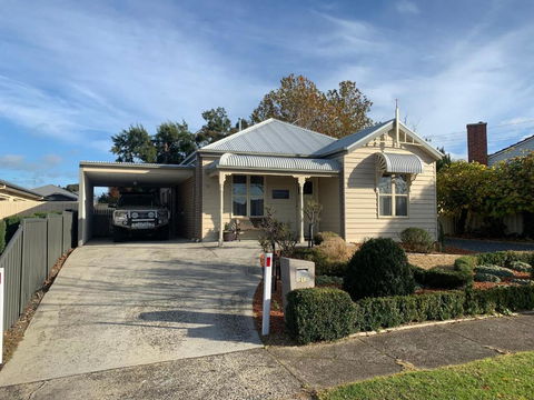 Elmsford Cottage - Lismore Accommodation 0