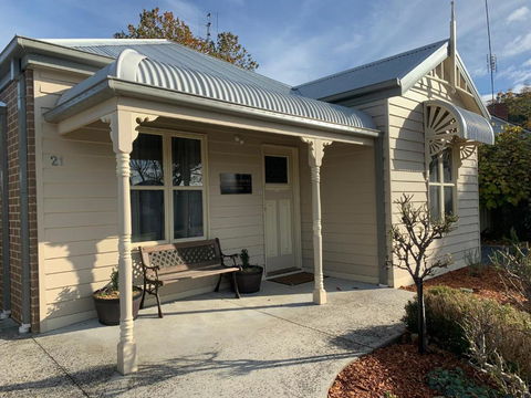 Elmsford Cottage - Lismore Accommodation 1