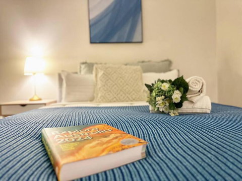 FC104 -1 BATH 2 BR Modern Oasis With, Pool & Gym - Lismore Accommodation 2