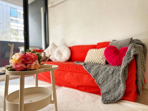 FC104 -1 BATH 2 BR Modern Oasis With, Pool & Gym - Lismore Accommodation 1