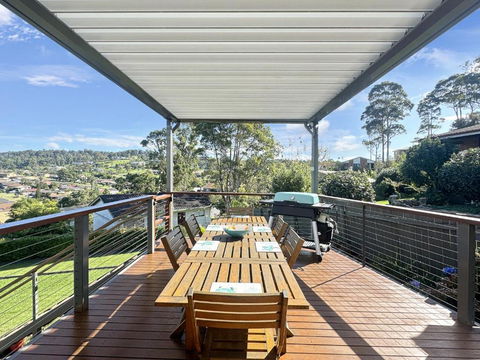 Fab 3-Bed Stay With Great Outdoors & Water Views - Lismore Accommodation 2
