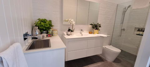 Fab 4brm Home With Pool A 15 Min Walk To Beach - Lismore Accommodation 4
