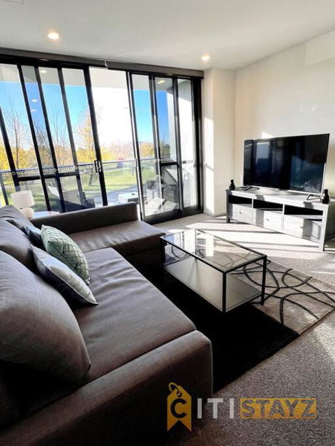 Fab In Phillip - 2bd 2bth Apt - Close To CBR Hospital - Lismore Accommodation 4